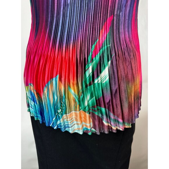 Vibrant Mini Pleats Top With V-Neck & Short Sleeves - Picture 10 of 16